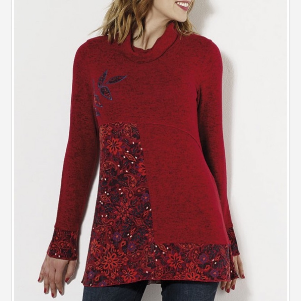Coline super soft flattering flower tunic